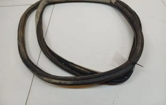 Volkswagen Golf IV Rubber seal front coupe door