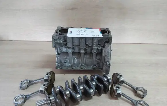 Toyota Yaris Engine block 