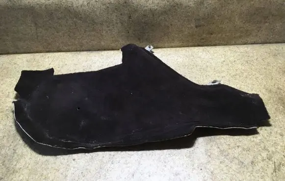 Mercedes-Benz E W124 Centre console side trim front 
