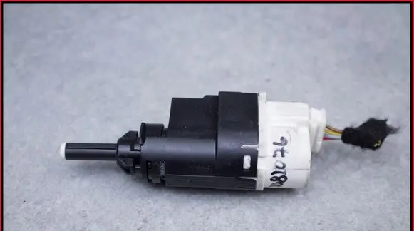Dacia Sandero Brake pedal sensor switch 253206170R