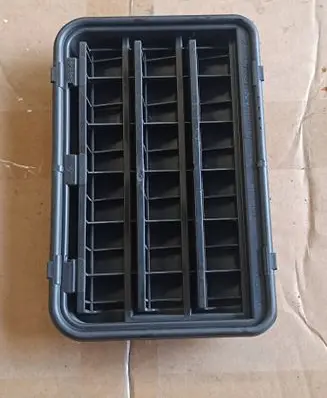 Quarter panel pressure vent
