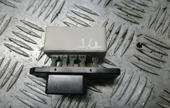 Toyota Avensis Verso Heater blower fan relay 