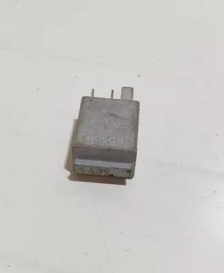 Skoda Fabia Mk2 (5J) Other relay 1K0951253 0332011100 0727P1