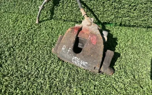 Volvo S40 Front brake caliper 36000485 8602908