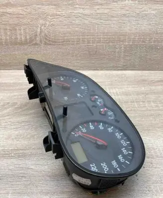 Volkswagen Golf IV Speedometer (instrument cluster) 1J0920805E 0263628002