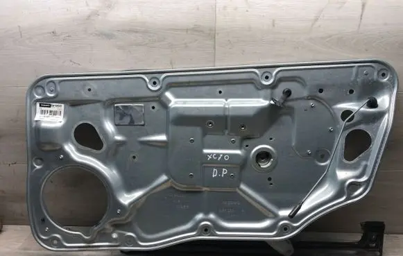 Front window lifting mechanism without motor