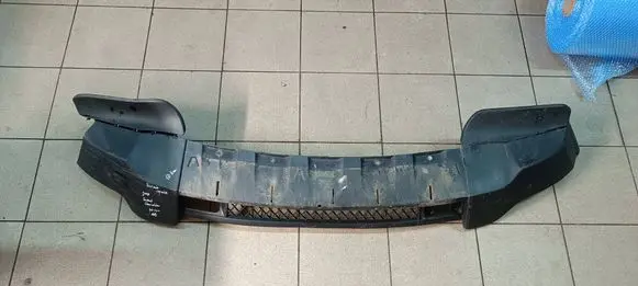 Jeep Grand Cherokee Front bumper lip 