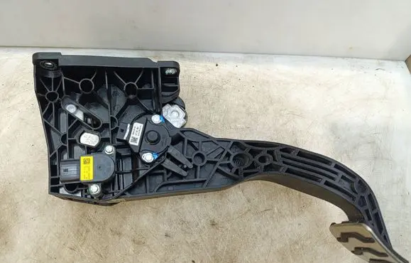 Hyundai Bayon Clutch pedal 93840B2100 32896H8600