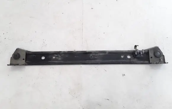 Radiator mount bracket