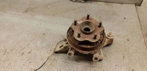 Nissan X-Trail T30 Rear wheel hub spindle/knuckle 