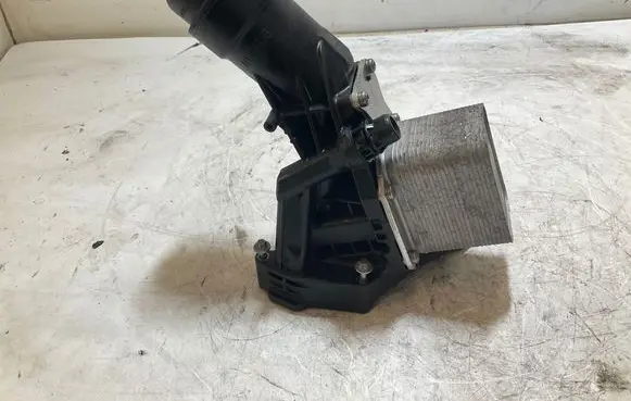 BMW 5 G30 G31 G38 Oil filter mounting bracket 72432866