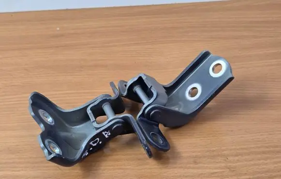 Hyundai i20 (BC3 BI3) Front door hinge set A046057