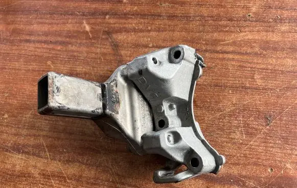 Citroen C4 Grand Picasso Engine mounting bracket 9688615780 96820267804
