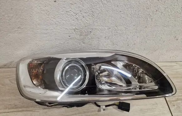 Volvo V60 Headlight/headlamp 31420254