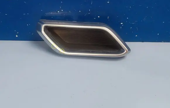 Rear bumper trim bar molding