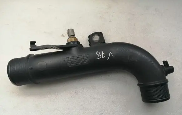 Toyota Corolla Verso AR10 Intercooler hose/pipe 173620R011