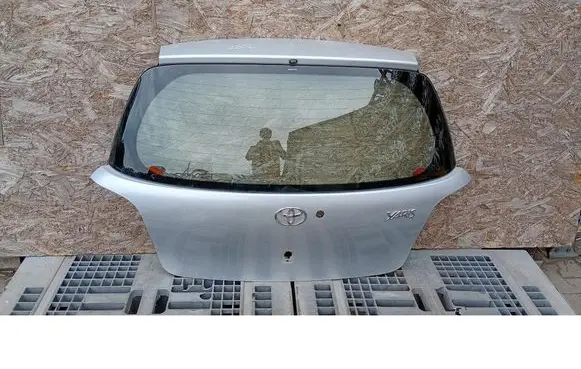 Toyota Yaris Verso Tailgate/trunk/boot lid 