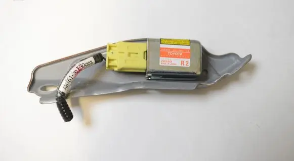Lexus GS 300 350 430 450H Airbag deployment crash/impact sensor 8983330020