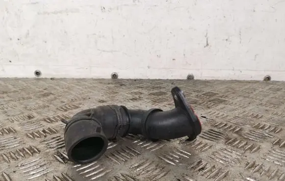 Nissan X-Trail T32 Engine coolant pipe/hose P1001668 147134852R