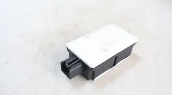 Infiniti Q50 Door central lock control unit/module 