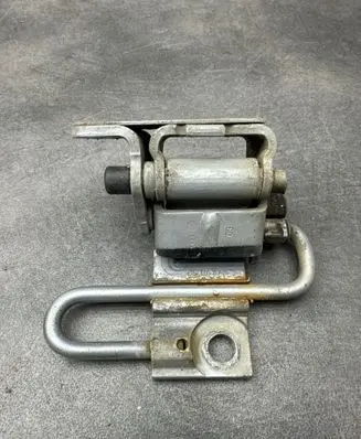 Audi A4 S4 B6 8E 8H Front door lower hinge 8E0831411B E0S40405