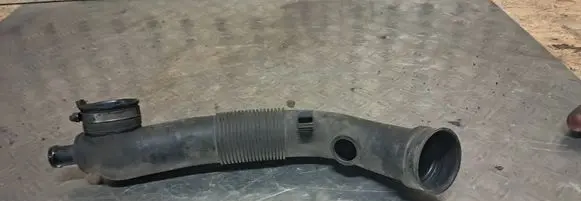 Air intake hose/pipe