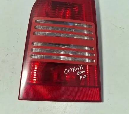 Skoda Octavia Mk1 (1U) Rear/tail lights 1U9945095B 1U9945111B Y81NF46