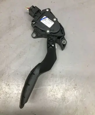 Nissan Qashqai Accelerator throttle pedal 180024BC7B