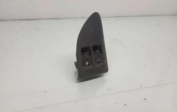Volkswagen PASSAT B5 Tailgate opening switch 1J0959831A