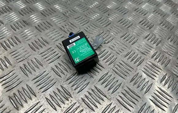 Lexus CT 200H Keyless (KESSY) go control unit/module 8974076070