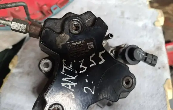Hyundai Santa Fe Fuel injection high pressure pump 3310027400 0445010121 21170