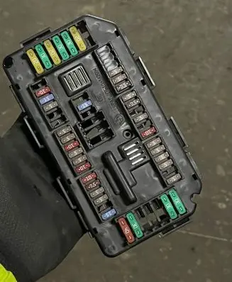 BMW 4 F36 Gran coupe Fuse box set 9389068 26032016 19549000001