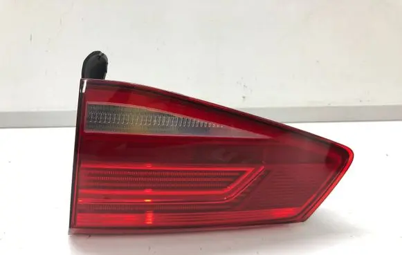 Volkswagen PASSAT B8 Tailgate rear/tail lights