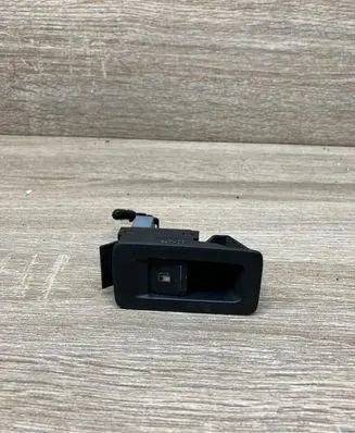 Volkswagen Touran I Fuel tank opening switch 1F0959527
