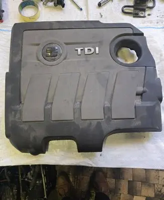 Seat Ibiza IV (6J,6P) Engine cover (trim) 03L103925AR 03L103925AS