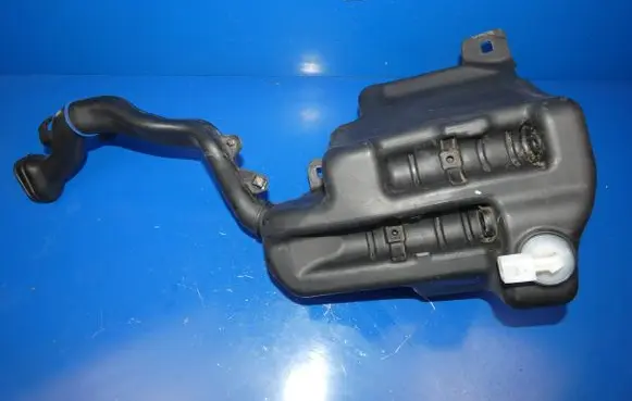Mercedes-Benz CLA C117 X117 W117 Windshield washer fluid reservoir/tank A2468690120