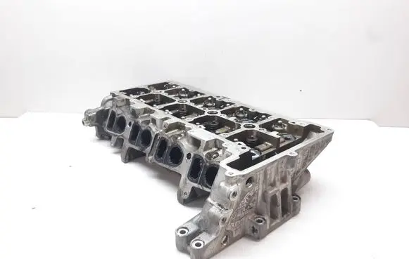 BMW 3 F30 F35 F31 Engine head 8513709