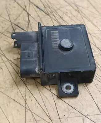 Glow plug pre-heat relay