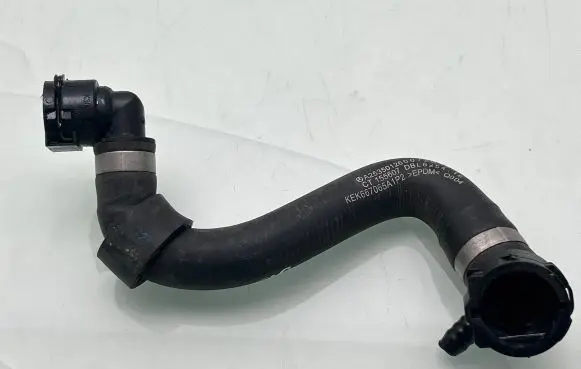 Mercedes-Benz GLC X253 C253 Engine coolant pipe/hose A2535012600
