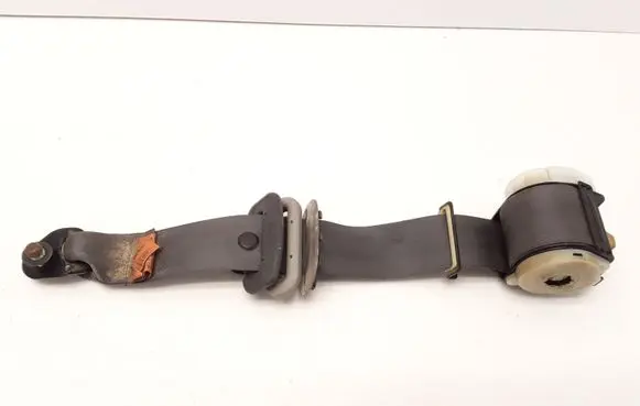 Mitsubishi Colt Rear seatbelt B0190161