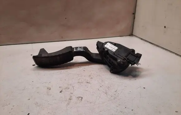 Renault Laguna II Accelerator throttle pedal 8200002904 6PV00811900