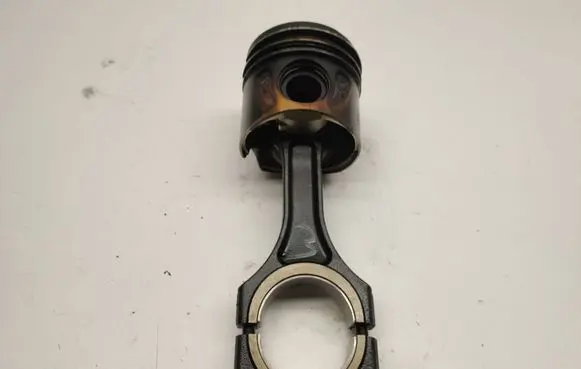 Mercedes-Benz E C207 W207 Connecting rod/conrod A6510300020