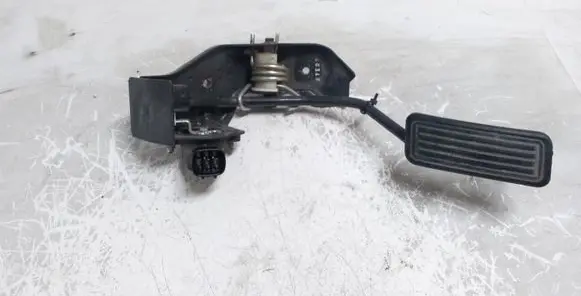 Toyota Corolla E120 E130 Accelerator throttle pedal 7811135030