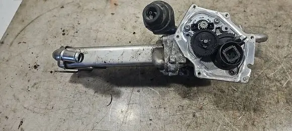 Volkswagen Transporter - Caravelle T5 EGR valve cooler V29041284