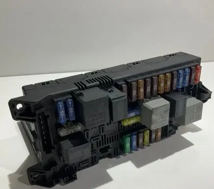Mercedes-Benz E W211 Fuse module 2115453901 A2115453901
