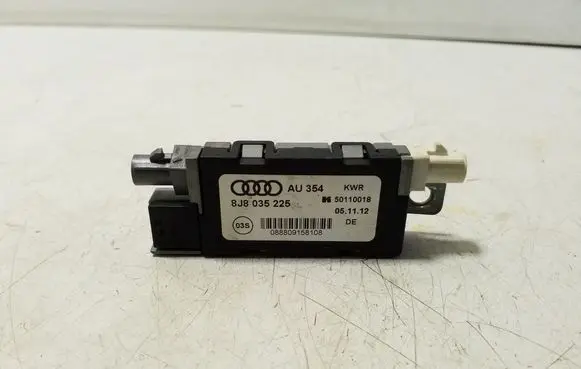 Audi TT TTS Mk2 Aerial antenna amplifier 8J8035225