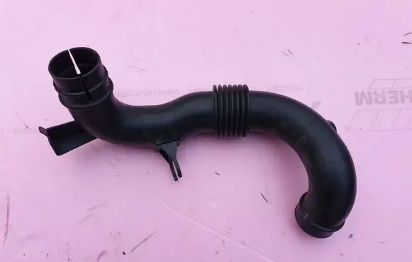 Renault Master III Air intake hose/pipe 165550972R