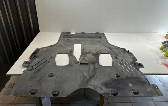 Ferrari F12 Berlinetta Engine splash shield/under tray 12547F12