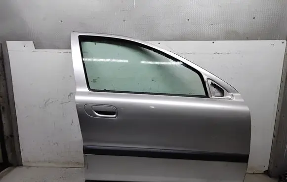 Volvo V70 Front door