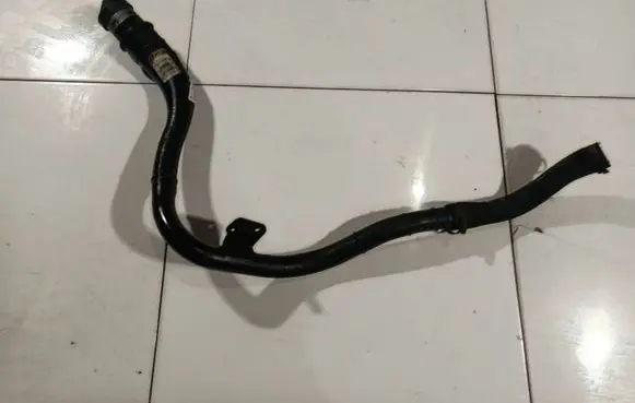 Opel Signum Fuel tank filler neck pipe 03204B01211